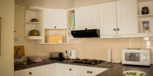 Westbury House Guest House เคปทาวน์ ภายนอก รูปภาพ