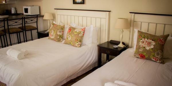 Westbury House Guest House เคปทาวน์ ภายนอก รูปภาพ